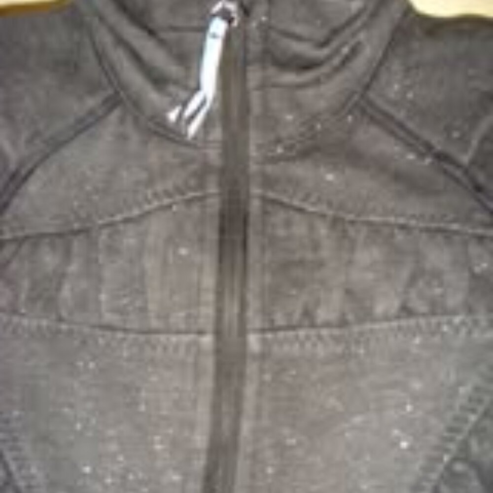 Ivivva Girl by Lululemon 🍋Cuddle me jacket zipper black silver sparkles size 10 - Picture 4 of 6